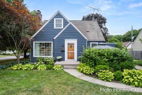 2107 Riverside Drive NE, Grand Rapids, MI 49505