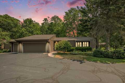 849 Brook Village Court, Holland, MI 49423