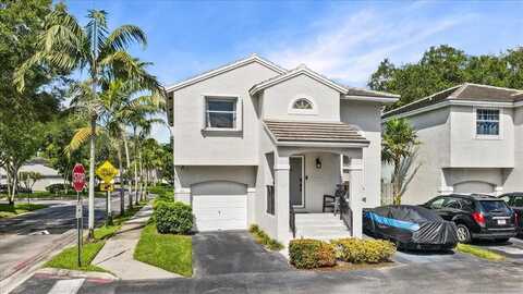 9831 NW 2nd St, Plantation, FL 33324