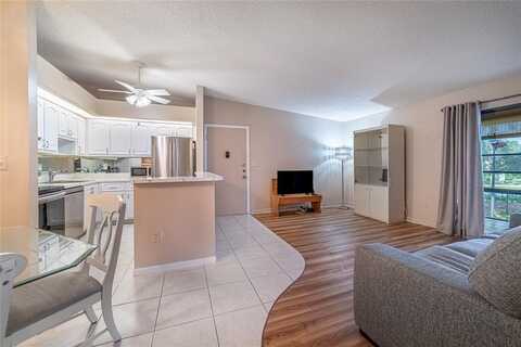 9998 N Belfort Cir, Tamarac, FL 33321