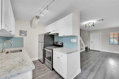 905 NE 28th St, Wilton Manors, FL 33334