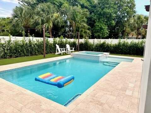250 NE 10th St, Delray Beach, FL 33444