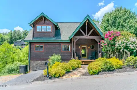 905 McMakin Way, Pigeon Forge, TN 37863