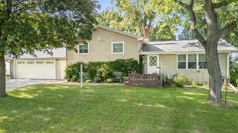 W5796 ROCK Road, BLACK CREEK, WI 54106