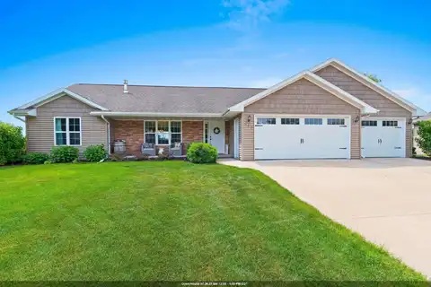 240 CORNELLIUS MARTIN Court, DE PERE, WI 54115