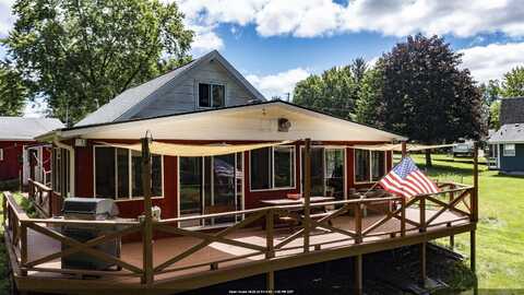 215 BIRCH Drive, IOLA, WI 54945