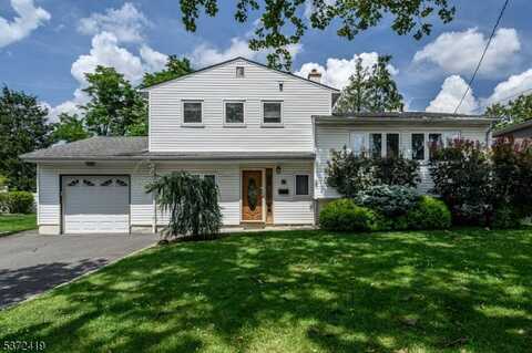 54 Starlight Dr, Woodbridge, NJ 07067