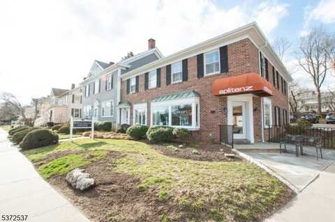 21 E Main St, Clinton, NJ 08809