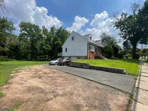 1065 Sayre Rd, Union, NJ 07083