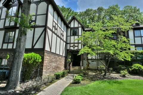 3106 Stowe Ln, Mahwah, NJ 07430