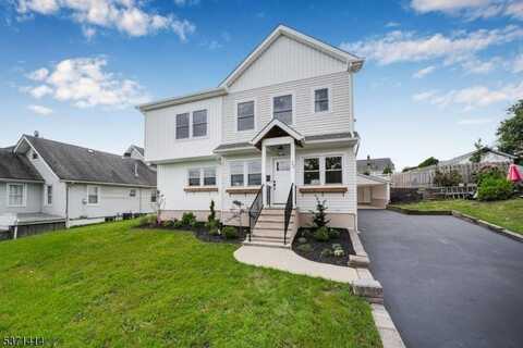 33 Hudson Ave, Totowa, NJ 07512