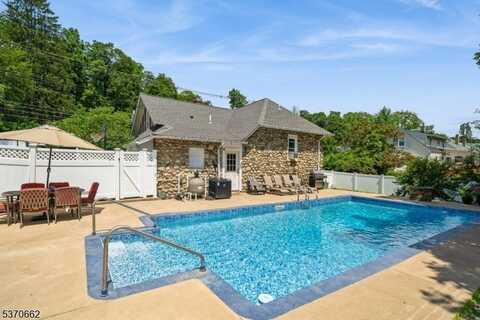 36 W End Ave, Newton, NJ 07860