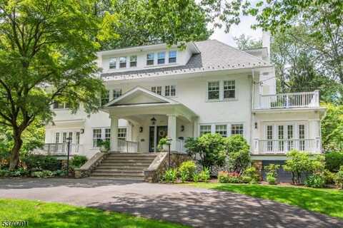 297 Morris Ave, Mountain Lakes, NJ 07046