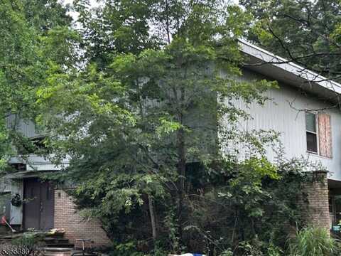 1565 Amwell Rd, Franklin, NJ 08873