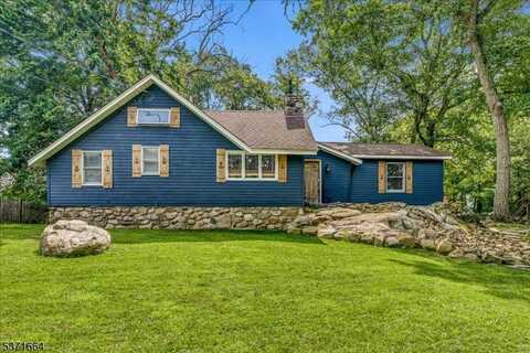 168 W Shore Trl, Sparta, NJ 07871