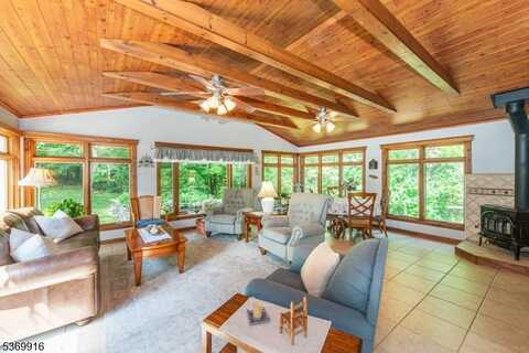 105 Goodale Rd, Andover, NJ 07860