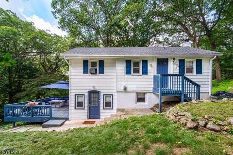 12 Milton Ave, Hopatcong, NJ 07874