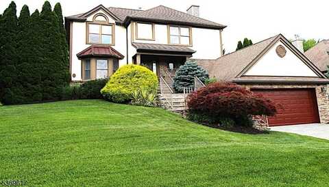 11 Cypress Ln, Hardyston, NJ 07419