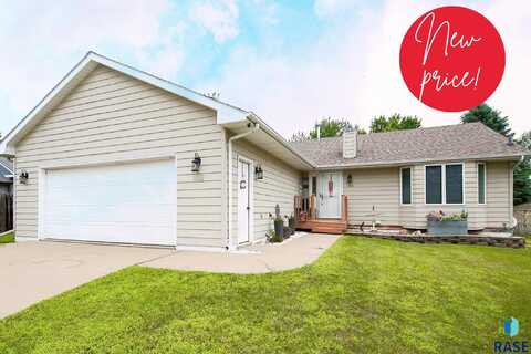 908 S Blaine St, Lennox, SD 57039