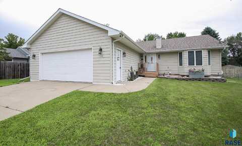 908 S Blaine St, Lennox, SD 57039