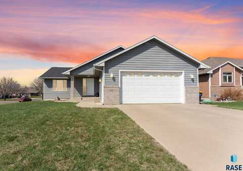 600 Sarah C St, Garretson, SD 57030