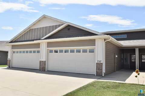 737 E El Dorado Ct, Sioux Falls, SD 57108