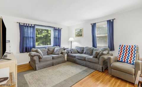 300 Wilson Rd, Springfield, NJ 07081
