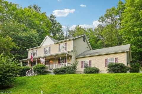 7 Parks Ln, Vernon, NJ 07461