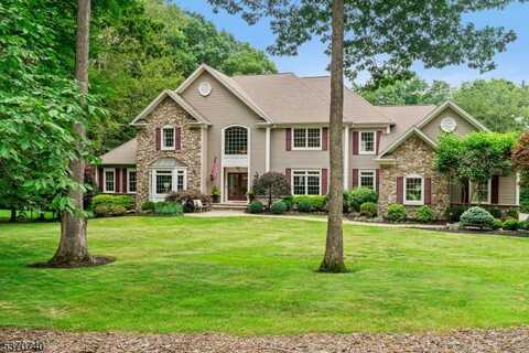 19 Wellington Dr, Washington, NJ 07853