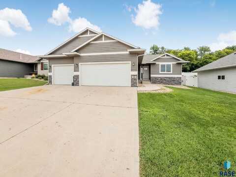 48 N 6th St, Baltic, SD 57003