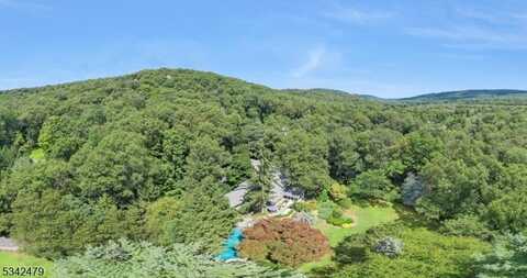 21 Midvale Mountain Rd, Mahwah, NJ 07430