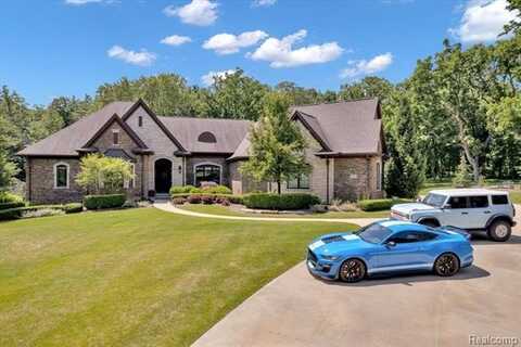 5000 Lockwood Drive, Washington, MI 48094