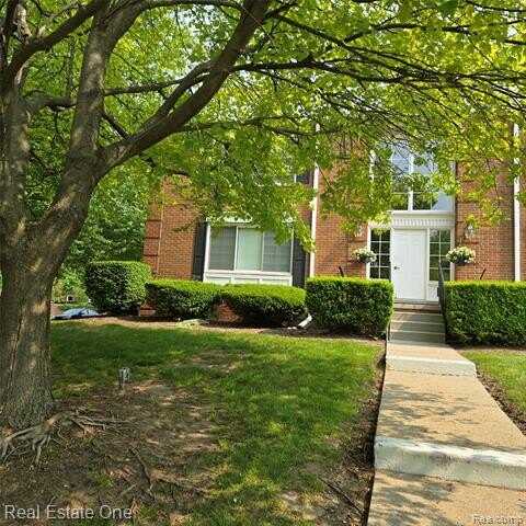 770 E Fox Hills Drive W, Bloomfield Hills, MI 48304