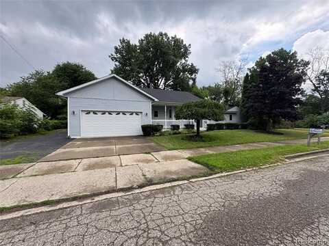 565 Highland Avenue, Commerce Township, MI 48341