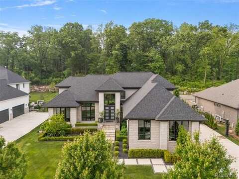 212 Enclave Court, Rochester Hills, MI 48306