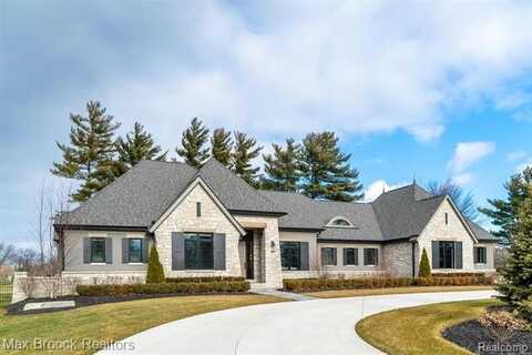 3808 W Maple Road, Bloomfield Hills, MI 48301