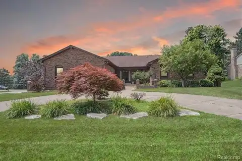 311 Fordcroft Drive, Rochester Hills, MI 48309
