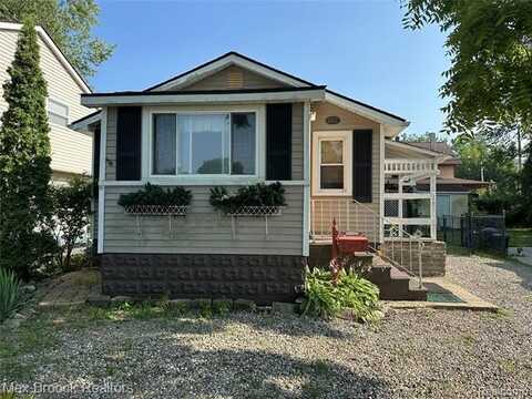 3057 Norcott Drive, Keego Harbor, MI 48320
