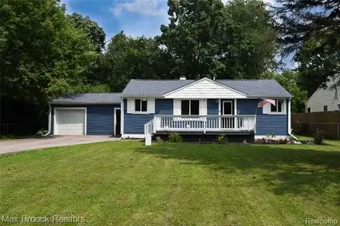 2079 Woodland Pass, Burton, MI 48519