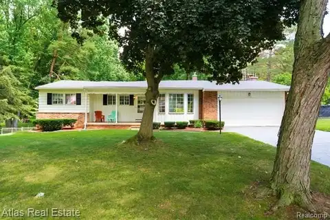 5094 Chickasaw Trail, Flushing, MI 48433