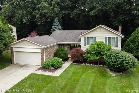 625 Ten Point Drive, Rochester Hills, MI 48309