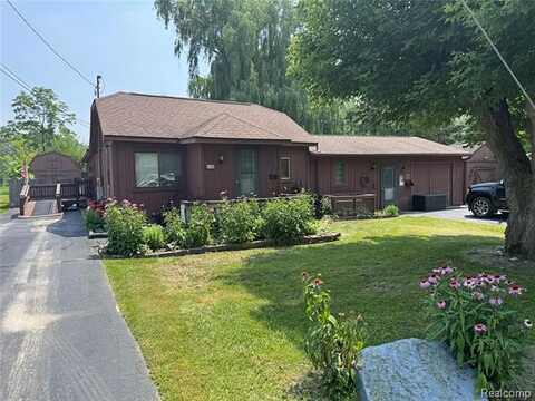 2185 Roslyn Avenue, Flint, MI 48532