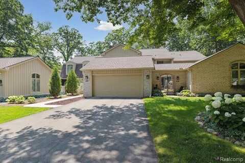 1105 Ivyglen Circle, Bloomfield Hills, MI 48304
