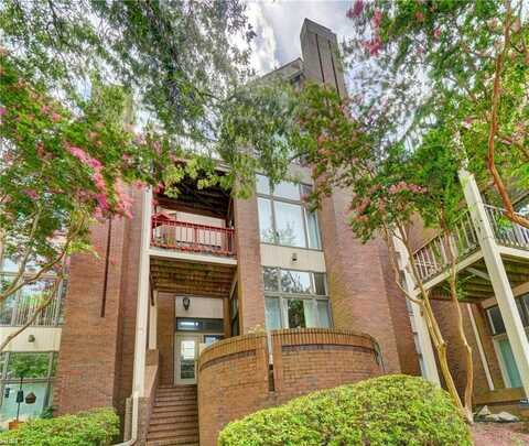 696 Mowbray Arch, Norfolk, VA 23507