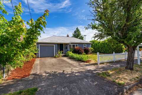 9135 SE HAWTHORNE BLVD, Portland, OR 97216