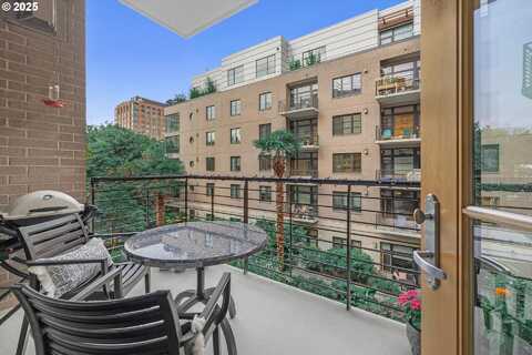 725 NW 10TH AVE, Portland, OR 97209