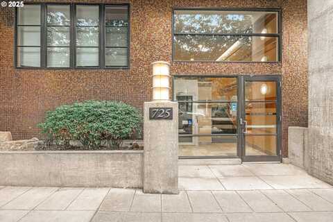 725 NW 10TH AVE, Portland, OR 97209