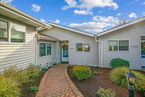 2856 OAKCREST DR, Salem, OR 97304