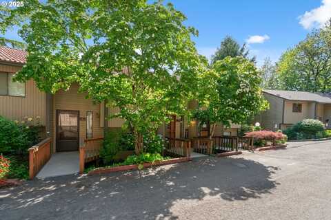 2818 TREETOP LN, West Linn, OR 97068