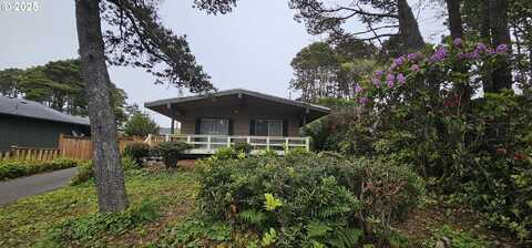 5840 HACIENDA AVE, Lincoln City, OR 97367